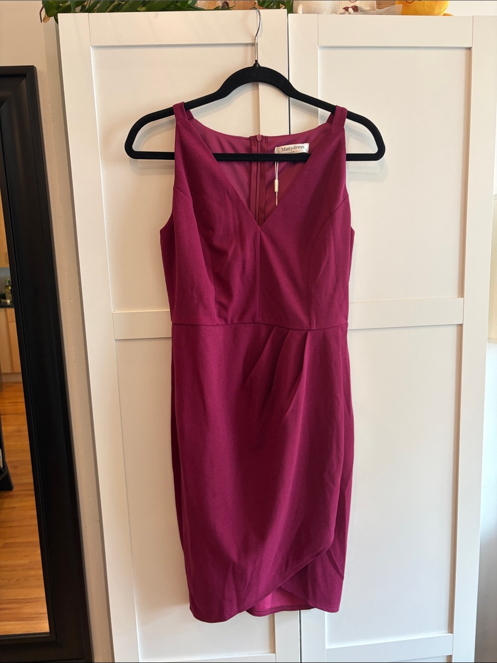 Maggy London Sleeveless V-Neck Midi Dress in Berry Plum